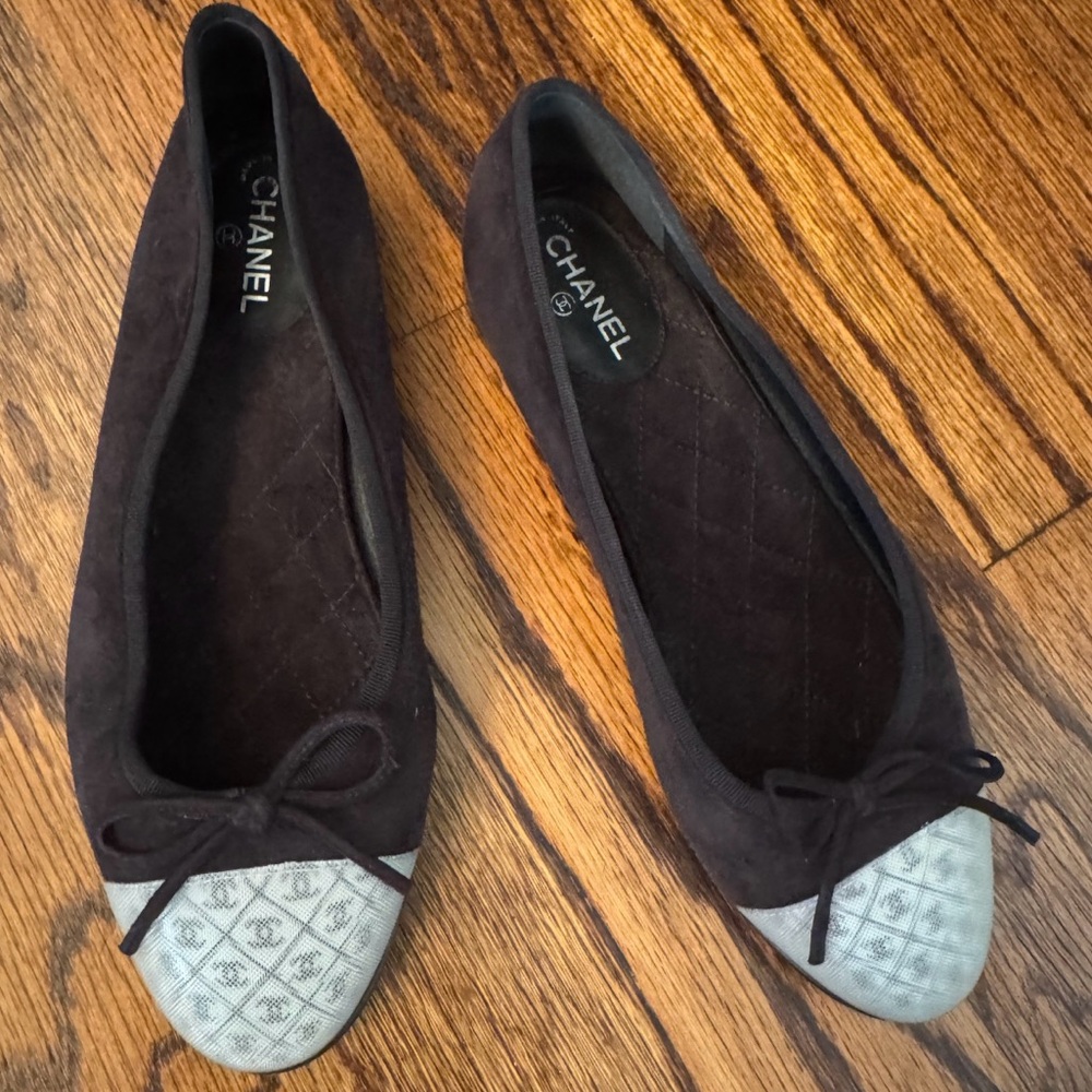 CHANEL Women's Black and Silver Flats